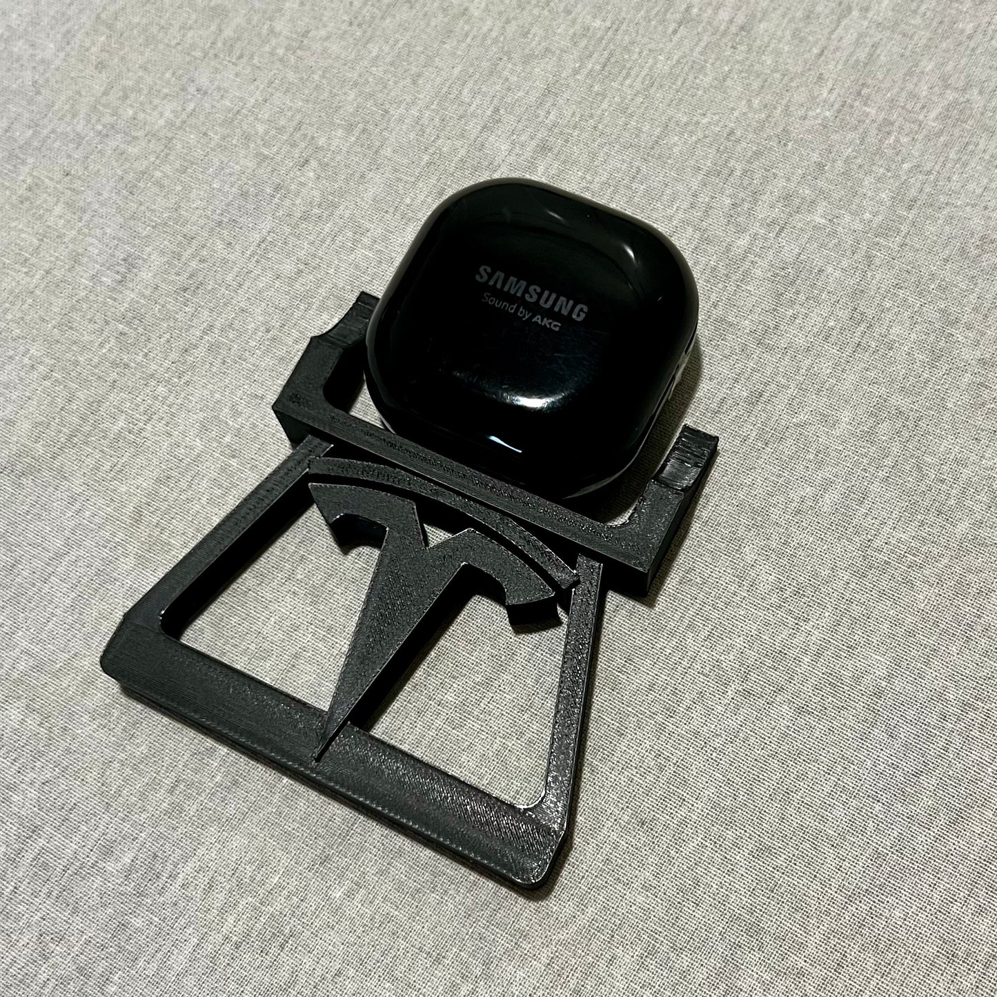 Samsung Galaxy Buds Charging Stand/Adapter for Tesla Model 3 / Y wireless charging pad